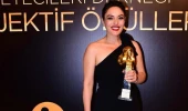 Yılın dizi kadın oyuncusu seçilen Ezgi Mola, törende yaptığı konuşmayla alkış topladı