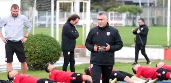 Gökhan Karadeniz: Altıparmak: 'Ümraniyespor'u yenip milli araya moralli girmek istiyoruz' Gökhan Karadeniz: Altıparmak: 'Ümraniyespor'u yenip milli araya moralli girmek istiyoruz'