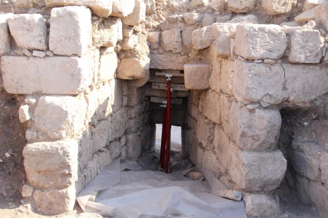 Aratos'un anıt mezarının bölgede eşsiz olduğu ortaya çıktı