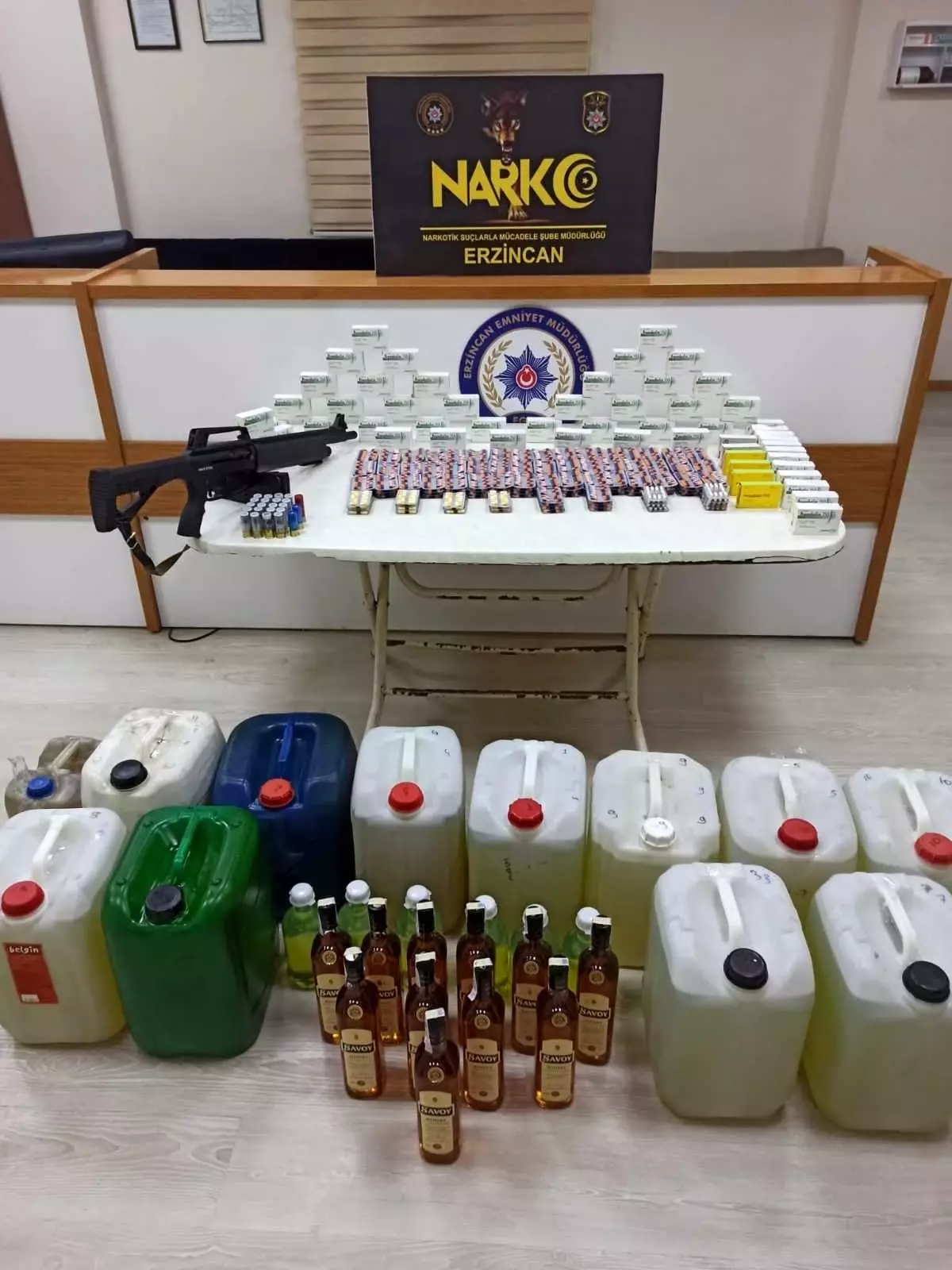 Erzincan'da uyuşturucu ticareti yapan 1'i İran uyruklu 2 kişi tutuklandı