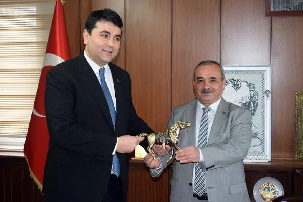 DP Genel Lideri Uysal'ın memleketi İscehisar Belediye Lideri Ahmet Şahin, partiden istifa etti