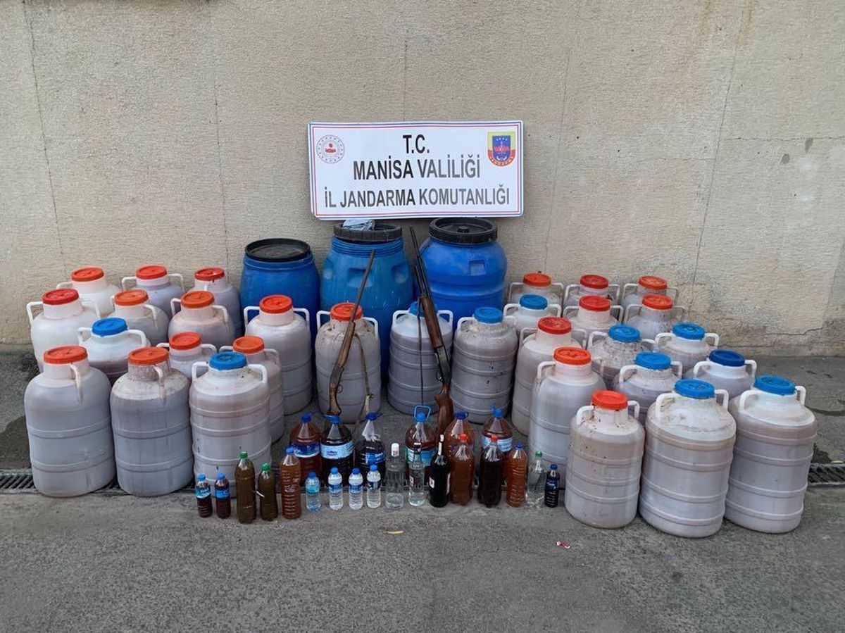 Manisa'da 1602 litre kaçak şarap ele geçirildi