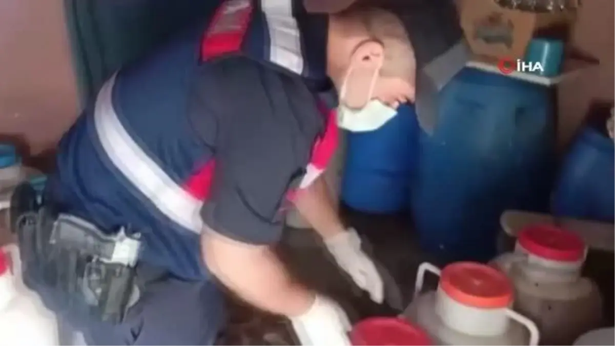 Son dakika! Operasyon yapılan evde 1,6 ton sahte içki ele geçirildi