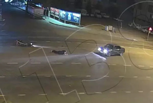 Ağustos ayındaki trafik kazaları kamerada; iki aracın altında kaldı