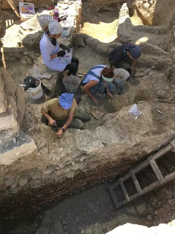 'ANADOLU'NUN POMPEİSİ' MYRA'DAN TARİH FIŞKIRDI