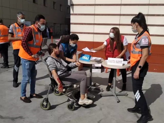 Son dakika haber: Aydın Kadın Doğum ve Çocuk Hastalıkları Hastanesi'nden tatbikat gerçeğini aratmadı