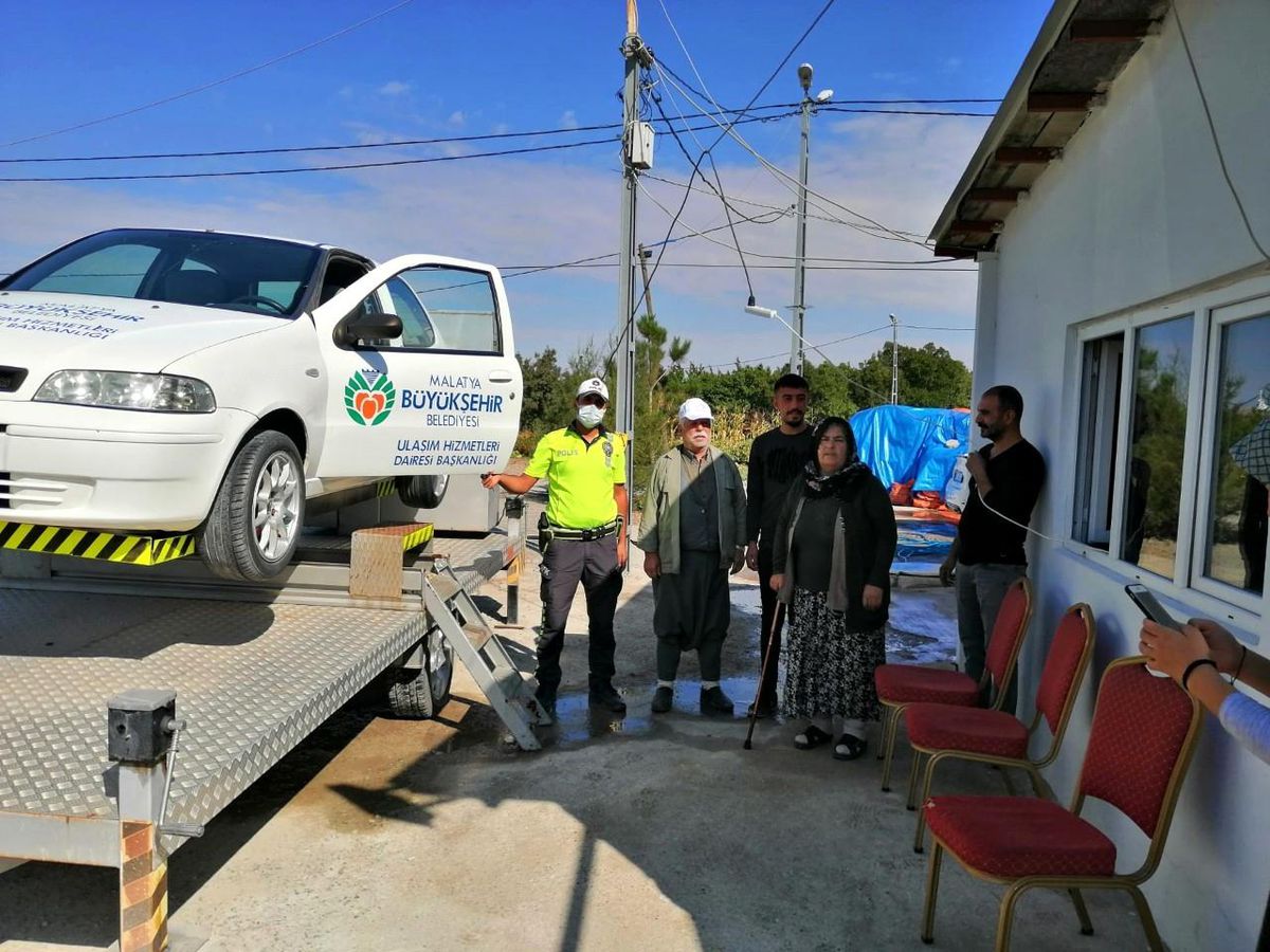 Bir günde 120 sürücü ve 226 yolcuya trafik eğitimi verildi