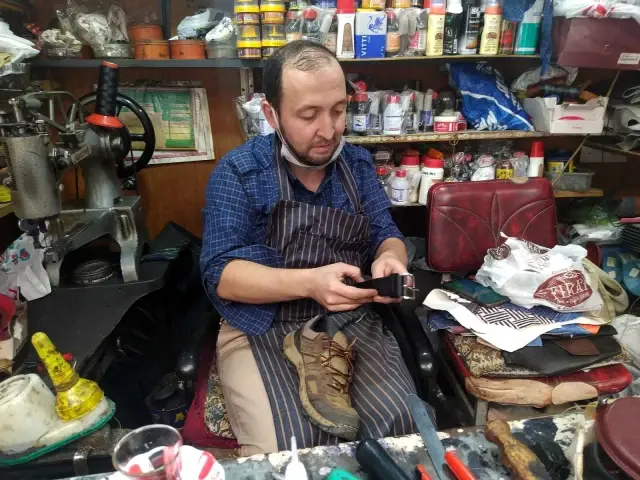 Kış kapıyı çaldı, ayakkabı tamircilerinin yüzü güldü