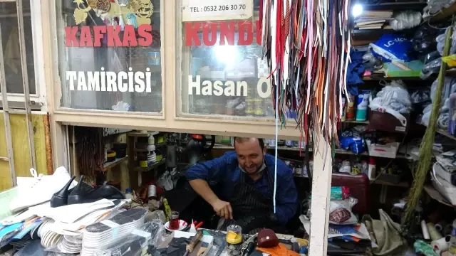 Kış kapıyı çaldı, ayakkabı tamircilerinin yüzü güldü