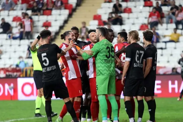 Süper Lig: FT Antalyaspor: 0 - Adana Demirspor: 1 (İlk yarı)