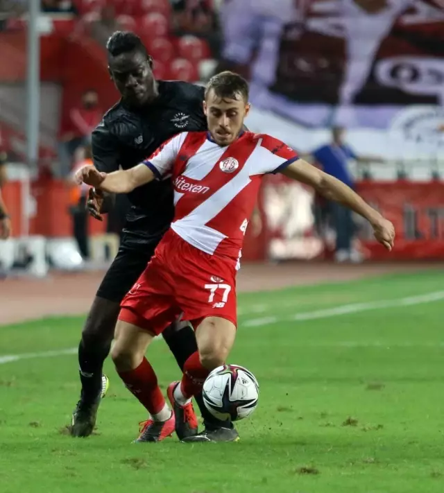 Süper Lig: FT Antalyaspor: 0 - Adana Demirspor: 1 (İlk yarı)