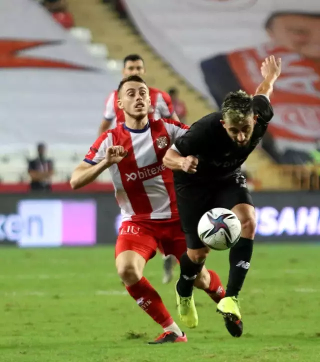 Süper Lig: FT Antalyaspor: 0 - Adana Demirspor: 1 (İlk yarı)