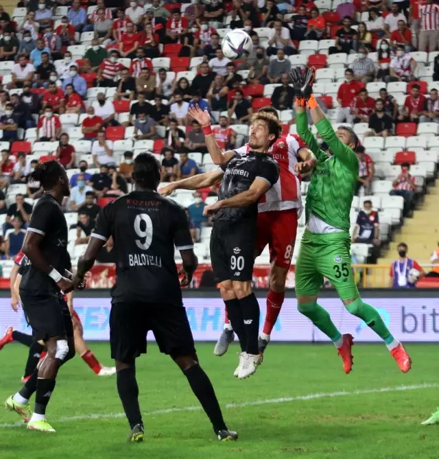 Süper Lig: FT Antalyaspor: 0 - Adana Demirspor: 1 (İlk yarı)