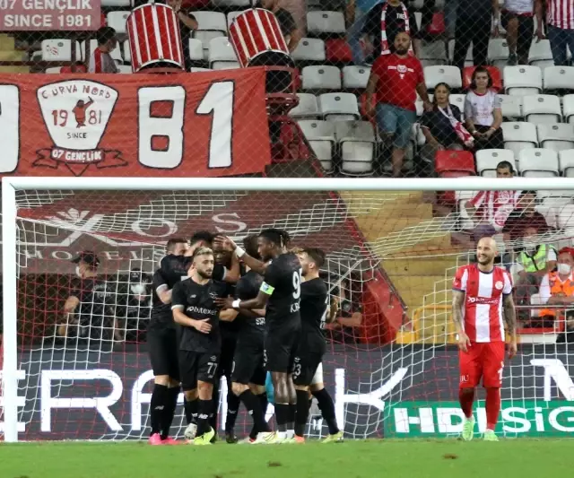 Süper Lig: FT Antalyaspor: 0 - Adana Demirspor: 1 (İlk yarı)
