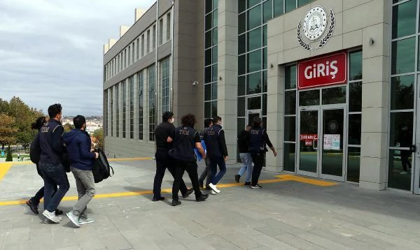 Yunanistan'a kaçma hazırlığındaki 5 FETÖ şüphelisi, Tekirdağ'da yakalandı
