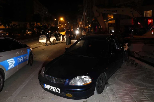 Adana'da trafik kazası yaptıktan sonra karşı tarafın sürücüsünü bıçakladılar