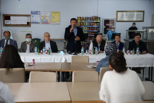 AK Parti Genel Başkan Yardımcısı Dağ, KYK yurdunda öğrencilerle buluştu
