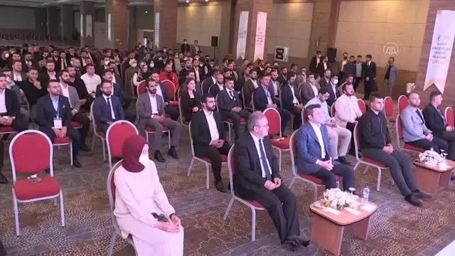 Dışişleri Bakan Yardımcısı Kıran ve AK Parti'li Dağ gençlerle buluştu