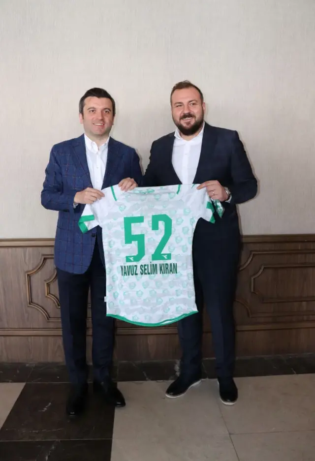 Dışişleri Bakan Yardımcısı Kıran ve AK Parti'li Dağ gençlerle buluştu