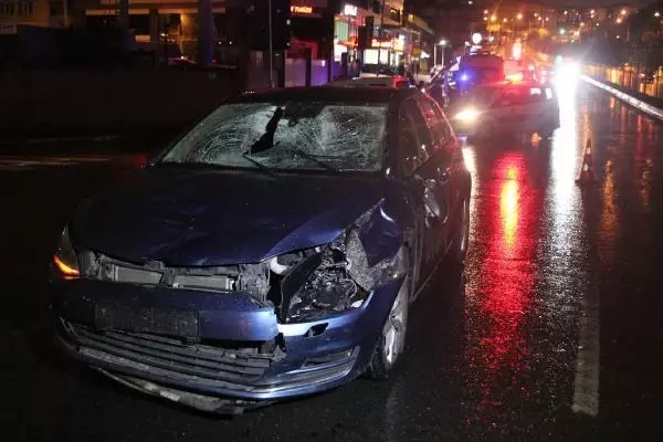 GAZİOSMANPAŞA'DA YOLUN KARŞISINA GEÇERKEN OTOMOBİL ÇARPAN 3 KİŞİ HAYATINI KAYBETTİ