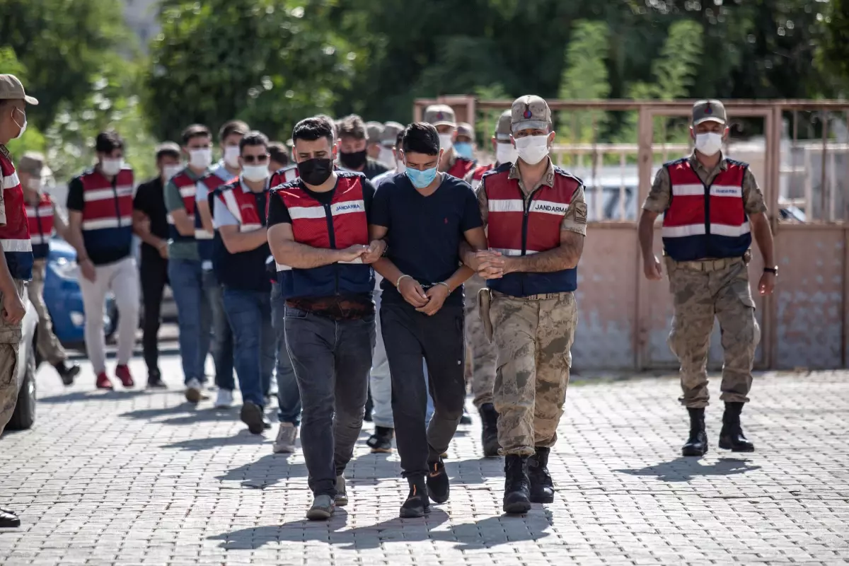 Son dakika! Hatay merkezli 4 ilde hırsızlık ve suç örgütü kurma suçlarından arananlara yönelik operasyonda 6 kişi tutuklandı
