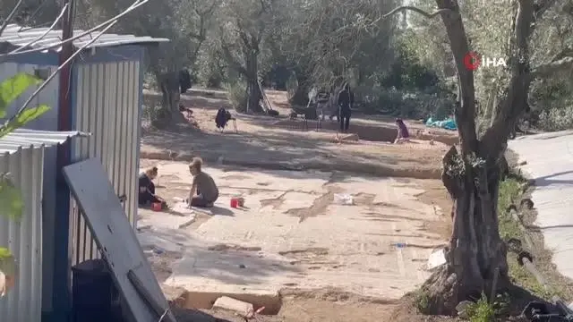 Son dakika haberi | Kültür Bakanlığının sit alanı ilan ettiği bölgede yeni bir lahit ve mozaik bulundu Son dakika haberi | Kültür Bakanlığının sit alanı ilan ettiği bölgede yeni bir lahit ve mozaik bulundu