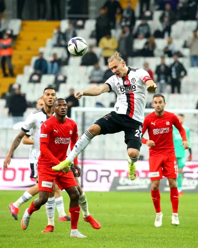 Süper Lig: Beşiktaş: 2 - DG Sivasspor: 1 (Maç sonucu)