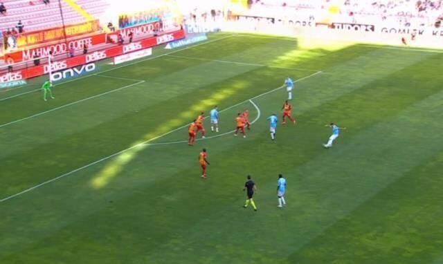 Trabzonsporlu Bakasetas coştu bir kere! O denli bir falso verdi ki, kimse gol olacağını anlayamadı