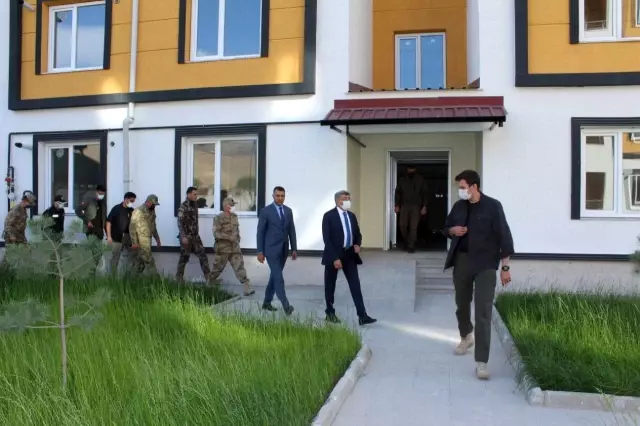 Vali Bilmez emniyet lojmanlarında incelemelerde bulundu