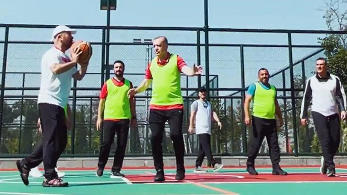 Cumhurbaşkanı Erdoğan basketbol maçı yaptığı anları paylaştı! Bir de iletisi var