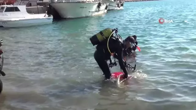 Denizden çıkarılan çöpler parkta sergilendi