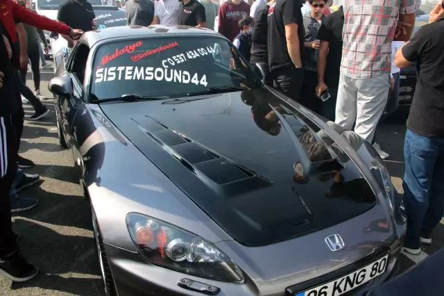 Elazığ'da 'Modifiyeli Araç ve Motosiklet Festivali' renkli görüntülere sahne oldu