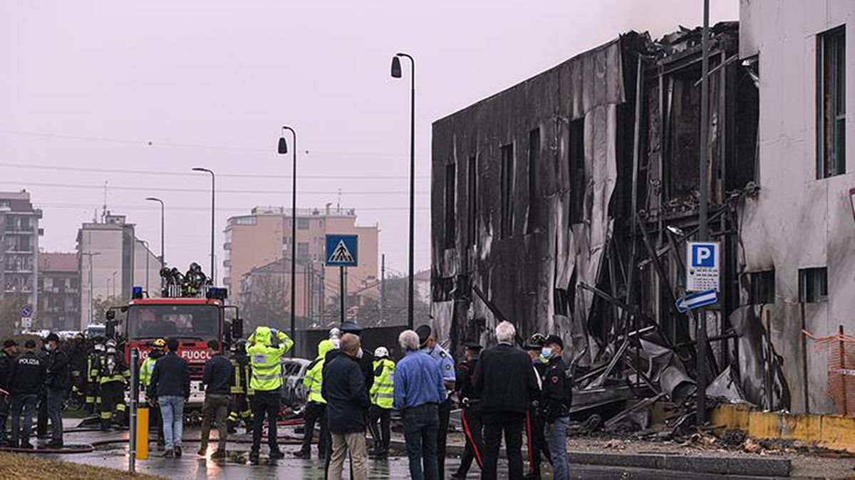 İtalya'da düşen küçük uçakta 8 kişi öldü