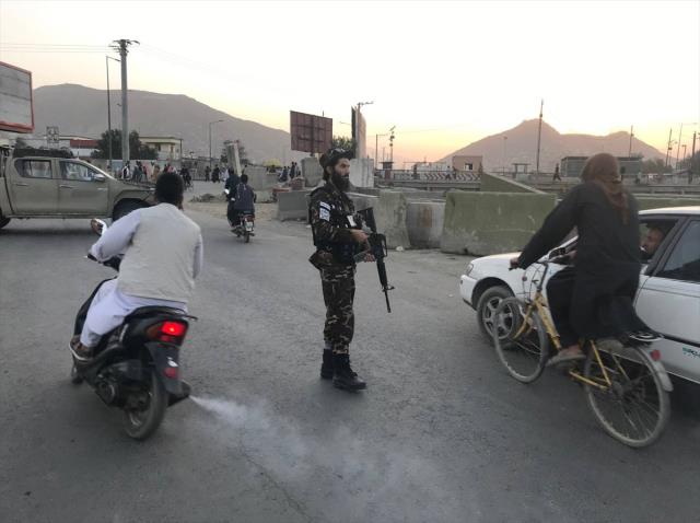 Son dakika: Afganistan'ın başkenti Kabil'de cami girişinde patlama: 2 ölü, 4 yaralı