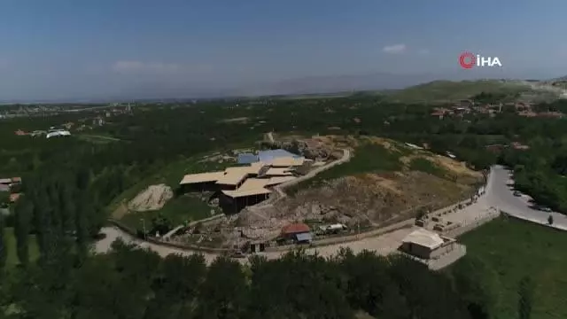 Arslantepe Höyüğü kazılarında 5 bin yıllık tohumlar ortaya çıkarıldı