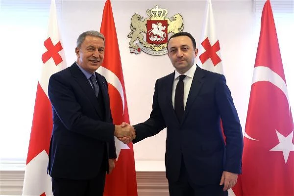 Son dakika haber | Gürcistan Başbakanı Garibaşvili, Ulusal Savunma Bakanı Akar'ı kabul etti