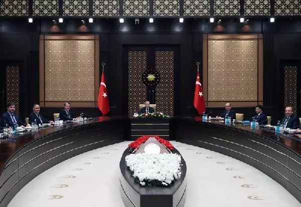 Son dakika haber... Cumhurbaşkanı Erdoğan, Memur-Sen heyetini kabul etti