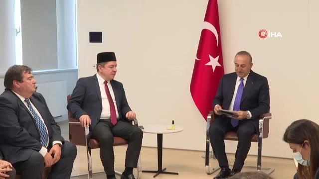 Dışişleri Bakanı Çavuşoğlu, Polonya'daBakan Çavuşoğlu, Polonya Müslümanları Dini Yönetimi Lideri Miskiewicz ile görüştü