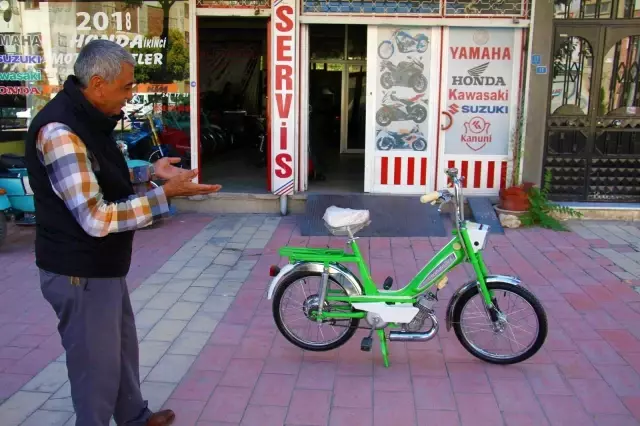 Elazığlı motosiklet ustası 1951 model mini mobilete gözü gibi bakıyor