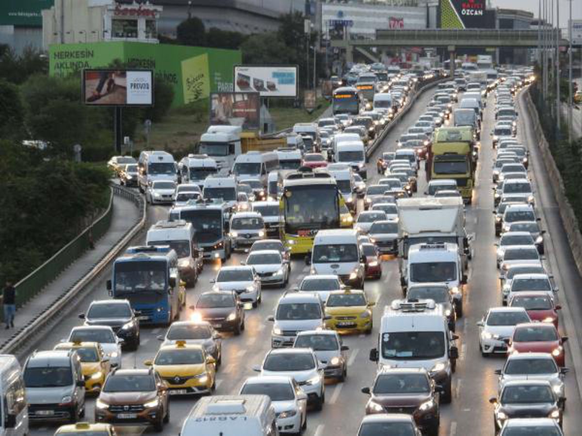 İstanbul'da haftanın ilk iş gününde trafik yoğunluğu