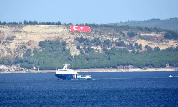 RUS DONANMASINA AİT TANKER ÇANAKKALE BOĞAZI'NDAN GEÇTİ