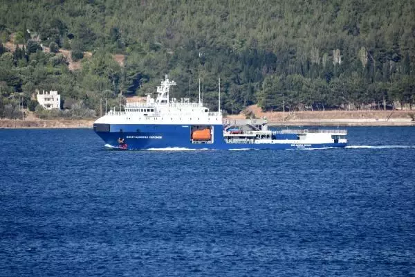 RUS DONANMASINA AİT TANKER ÇANAKKALE BOĞAZI'NDAN GEÇTİ