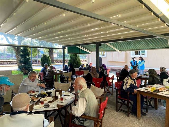 sakarya buyuksehir yadem yaslilar gununu kutl 3 14438152 o
