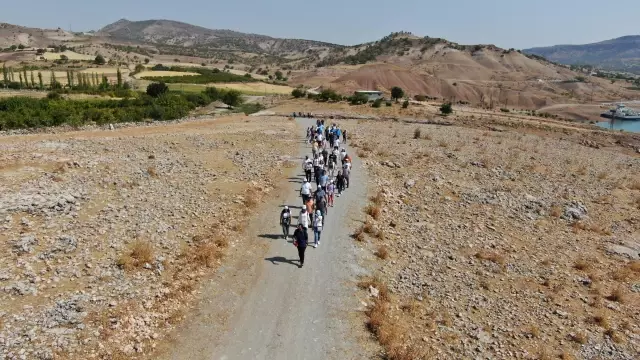 Şanlıurfa'da sağlıkçılar obeziteye dikkati çekmek için yürüdü