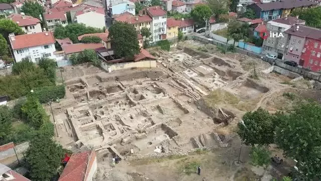 Kentin kalbinde 2 bin 400 yıllık vakit seyahati