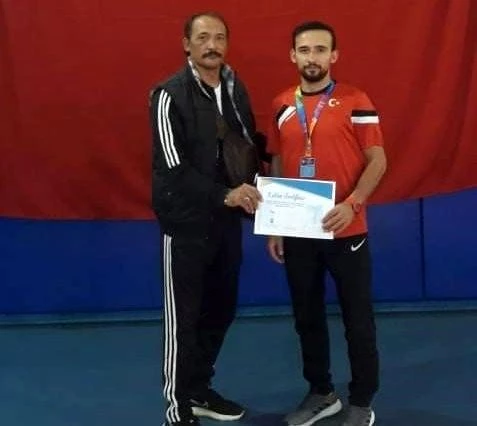 Taekwondo İşitme Engelliler Türkiye Şampiyonası üçüncüsü Emet'ten