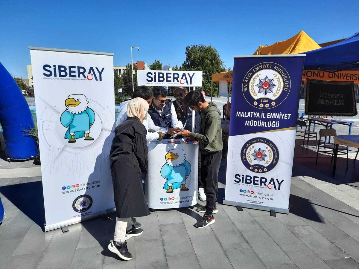 Üniversite öğrencileri, polis ekipleri tarafından bilgilendirildi