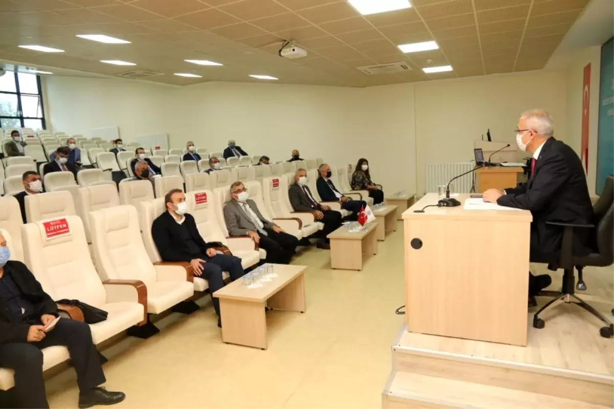 Yeni Akademik Yıl Öncesinde Dekan ve Müdürlerle Toplantı Yapıldı
