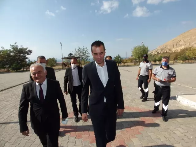 Adilcevaz Kaymakamı Demir, ziyaretlerini sürdürüyor