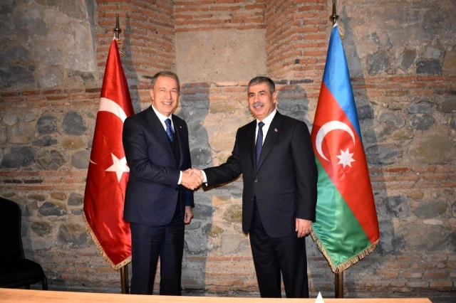 Son dakika haberi | Bakan Akar, Azerbaycanlı mevkidaşı Hasanov ile görüştü